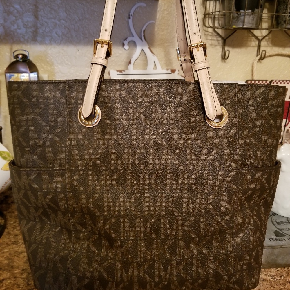 Micheal Kors tote handbag - Picture 1 of 7